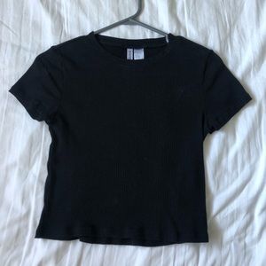 Black ribbed tee